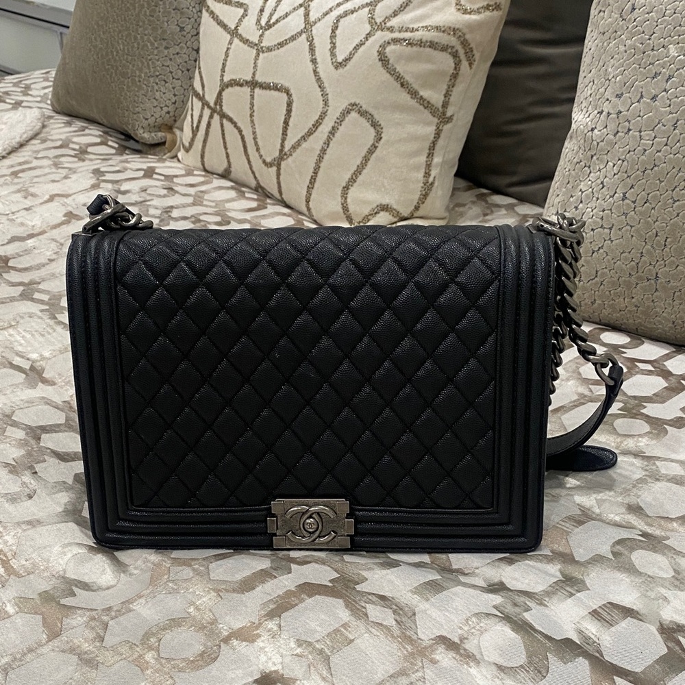 Chic Black Boy bag style